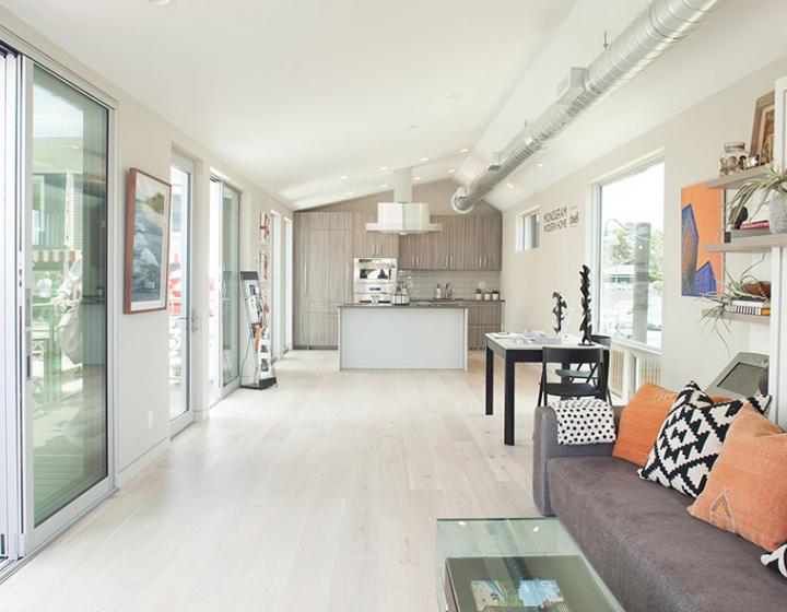 America, the tour of the house on display