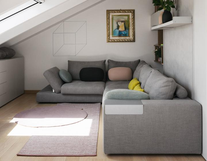 Furnishing a 50 square meters one-bedroom attic with transforming solutions. The Varazze project